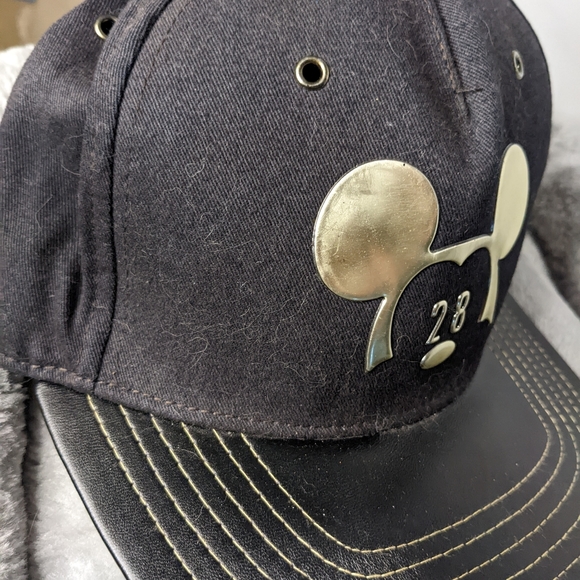 Disney parks hat mickey mouse 28 gold embossed cap strapback black - Picture 2 of 7